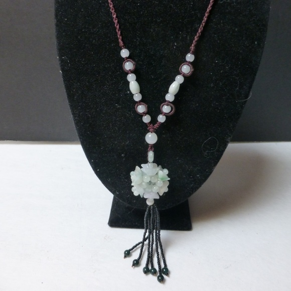 ETERNAL SPRING JADE NECKLACE FLOWER  MACRAME F… - Picture 3 of 4